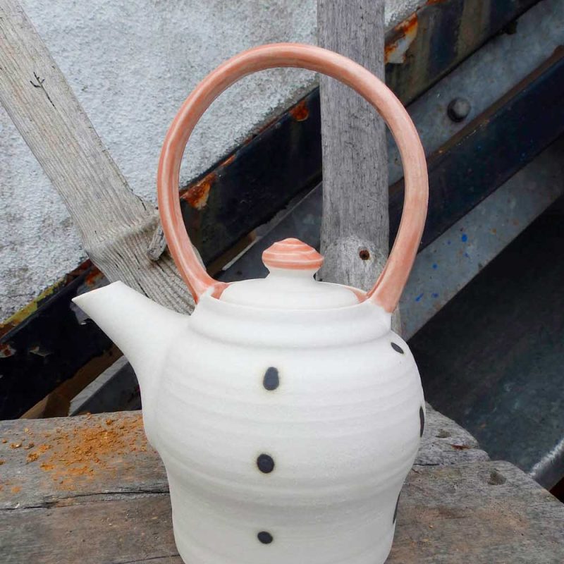 pink-handle-tea-pot